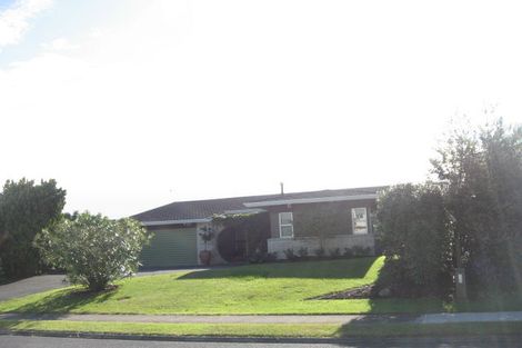 Photo of property in 13 Copperfield Terrace, Mellons Bay, Auckland, 2014