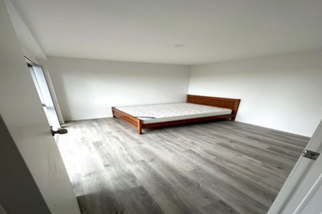 Photo of property in 322 Glenfield Road, Glenfield, Auckland, 0629