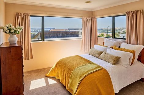 Photo of property in 9 Aspiring Terrace, Aotea, Porirua, 5024