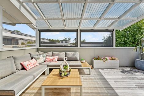 Photo of property in 33 Gledstane Road, Stanmore Bay, Whangaparaoa, 0932