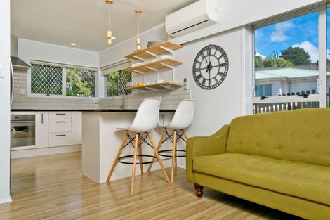 Photo of property in 2/19 Hamilton Place, Glenfield, Auckland, 0629