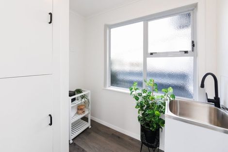 Photo of property in 6 Cremorne Avenue, Hokowhitu, Palmerston North, 4410