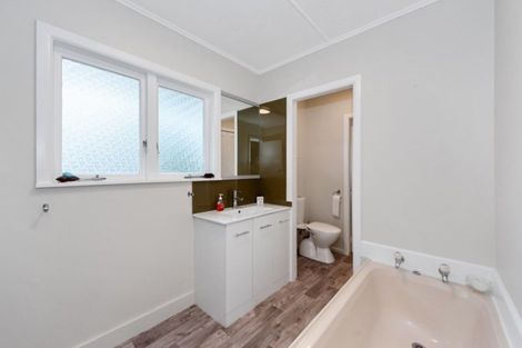 Photo of property in 37 Herbert Road, Queenwood, Hamilton, 3210