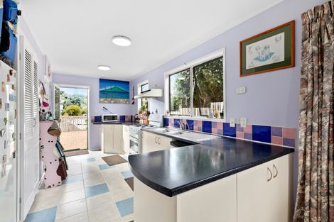Photo of property in 123 Weatherly Road, Torbay, Auckland, 0630