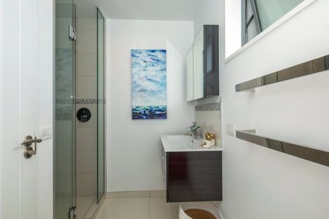 Photo of property in 7 Urquhart Place, Wanaka, 9305