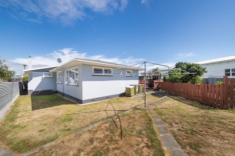 Photo of property in 17 Tararua Terrace, Cloverlea, Palmerston North, 4412