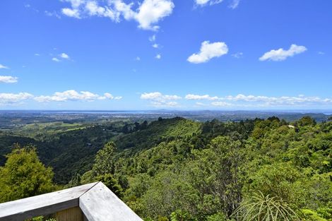 Photo of property in 491 Scenic Drive, Waiatarua, Auckland, 0612