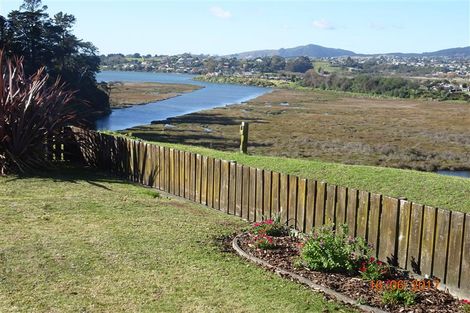 Photo of property in 4b Begonia Way, Greerton, Tauranga, 3112