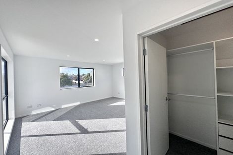 Photo of property in 3b Glennandrew Drive, Half Moon Bay, Auckland, 2012
