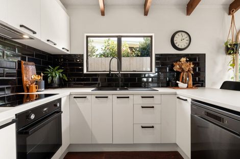 Photo of property in 1/32 Ranginui Road, Welcome Bay, Tauranga, 3112