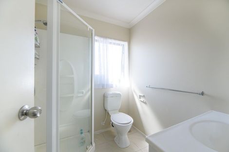 Photo of property in 12 Mediterranean Way, Goodwood Heights, Auckland, 2105