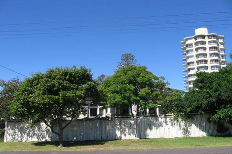 Photo of property in 1/10 Sylvan Park Avenue, Milford, Auckland, 0620