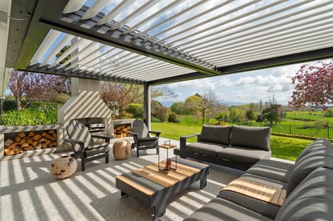 Photo of property in 2 Lees Pakaraka Road, Te Ore Ore, Masterton, 5886