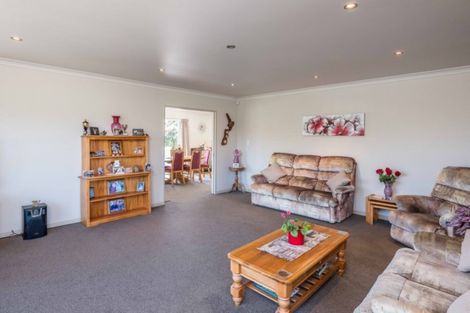 Photo of property in 6 Mahana Road, Paraparaumu Beach, Paraparaumu, 5032