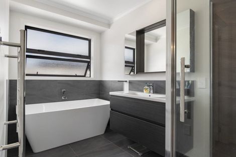 Photo of property in 18 Monilia Way, Papamoa Beach, Papamoa, 3118