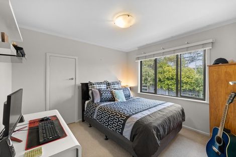 Photo of property in 57a Forrest Hill Road, Milford, Auckland, 0620