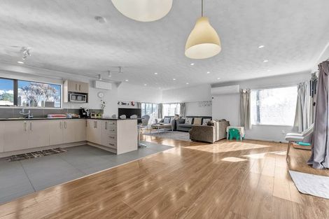 Photo of property in 31 Everglade Drive, Goodwood Heights, Auckland, 2105