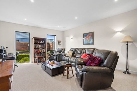 Photo of property in 21 Valley Crescent, Wanaka, 9305