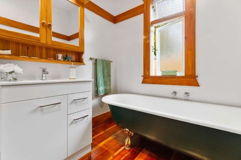 Photo of property in 2 Mansel Avenue, Hillcrest, Hamilton, 3216