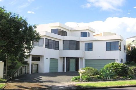 Photo of property in 18 Lobelia Rise, Goodwood Heights, Auckland, 2105