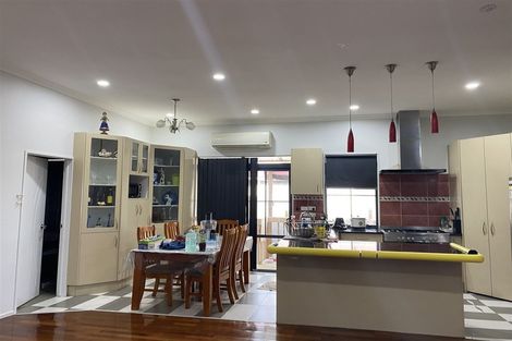 Photo of property in 15a Kiernan Place, Kelston, Auckland, 0602