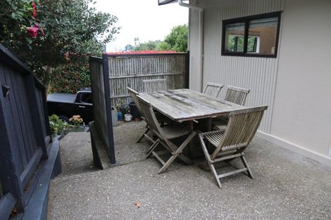Photo of property in 2/17 Telephone Road, Birkenhead, Auckland, 0626