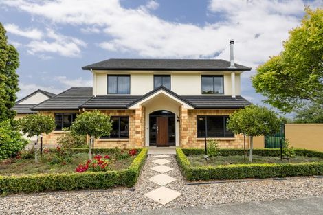 Photo of property in 2 Redwood Close, Havelock North, 4130