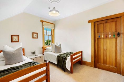 Photo of property in 28 Fitzroy Road, Bluff Hill, Napier, 4110