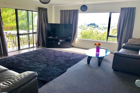 Photo of property in 91c Wade River Road, Stanmore Bay, Whangaparaoa, 0932