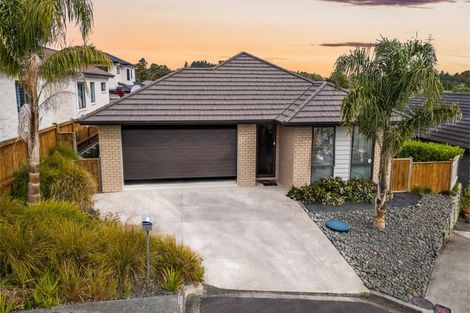 Photo of property in 8 Grenache Way, Kumeu, 0810