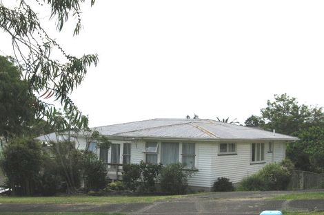 Photo of property in 5 Maui Pomare Street, Blockhouse Bay, Auckland, 0600