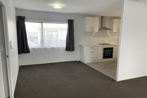 Photo of property in 2/31 Aeronautic Road, Takanini, 2112