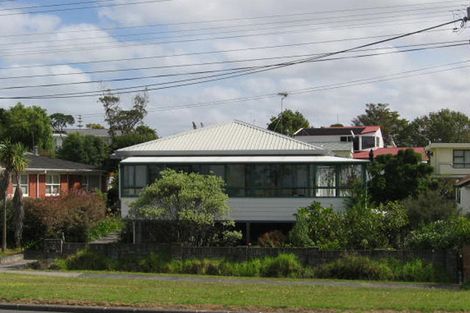 Photo of property in 2/272 East Coast Road, Forrest Hill, Auckland, 0620
