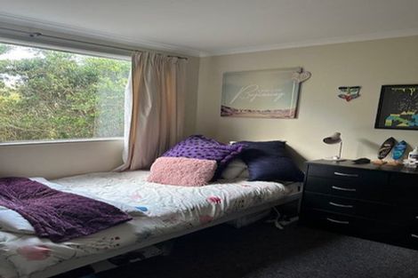Photo of property in 1 Peckham Grove, Tawa, Wellington, 5028