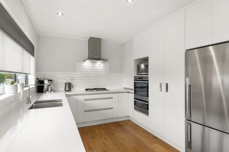 Photo of property in 24 Shanaway Rise, Hillcrest, Auckland, 0627