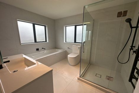 Photo of property in 2 Crompton Place, Orewa, 0931