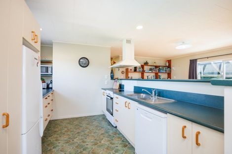 Photo of property in 24 Te Kiri Street, Himatangi Beach, Foxton, 4891