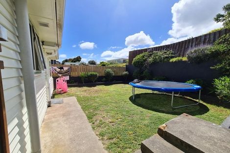 Photo of property in 1 Toru Road, Paraparaumu Beach, Paraparaumu, 5032