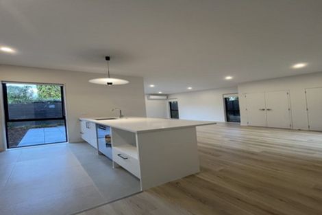 Photo of property in 9 Renata Crescent, Te Atatu Peninsula, Auckland, 0610