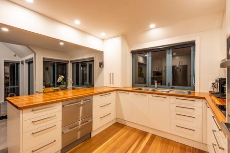 Photo of property in 17a Simla Crescent, Khandallah, Wellington, 6035