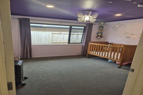 Photo of property in 18 Teatree Close, Huntington, Hamilton, 3210