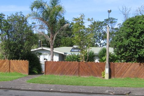 Photo of property in 17 Riverpark Crescent, Henderson, Auckland, 0610