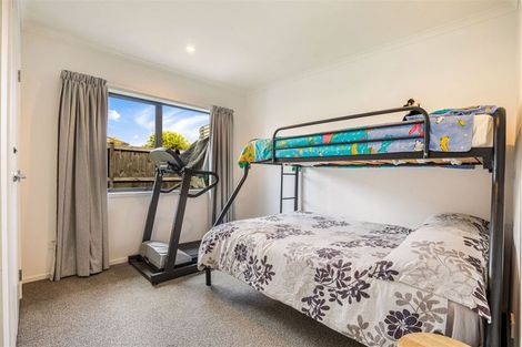Photo of property in 4 Aporo Drive, Kumeu, 0810