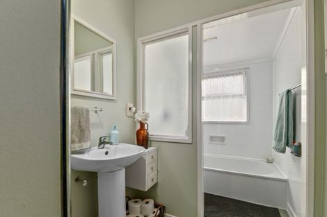 Photo of property in 40 Takinga Street, Mourea, Rotorua, 3074