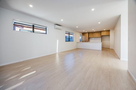 Photo of property in 126 Pepene Avenue, Takanini, 2112