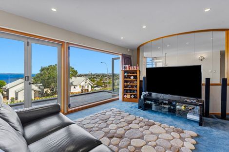 Photo of property in 11 Katui Street, Castor Bay, Auckland, 0620