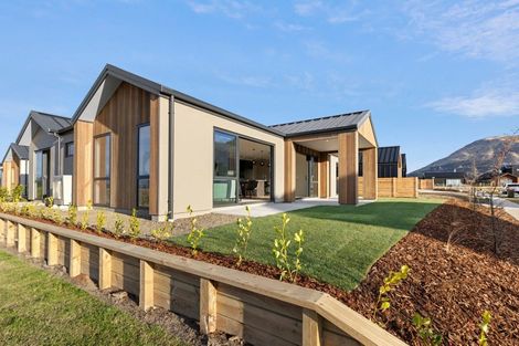 Photo of property in 14a Marjon Drive, Wanaka, 9305