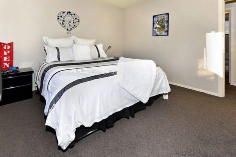 Photo of property in 2/19 Cunningham Place, Halswell, Christchurch, 8025