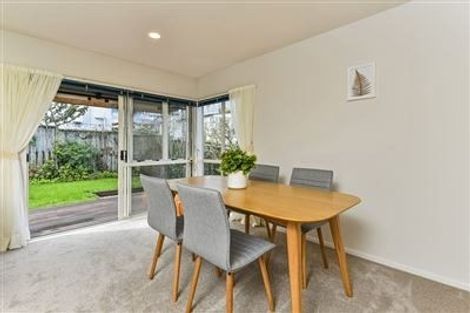 Photo of property in 2/26 Dallinghoe Crescent, Milford, Auckland, 0620