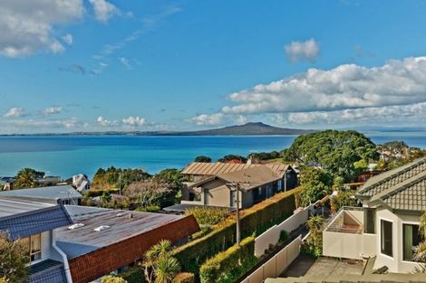 Photo of property in 2/89 Aberdeen Road, Castor Bay, Auckland, 0620